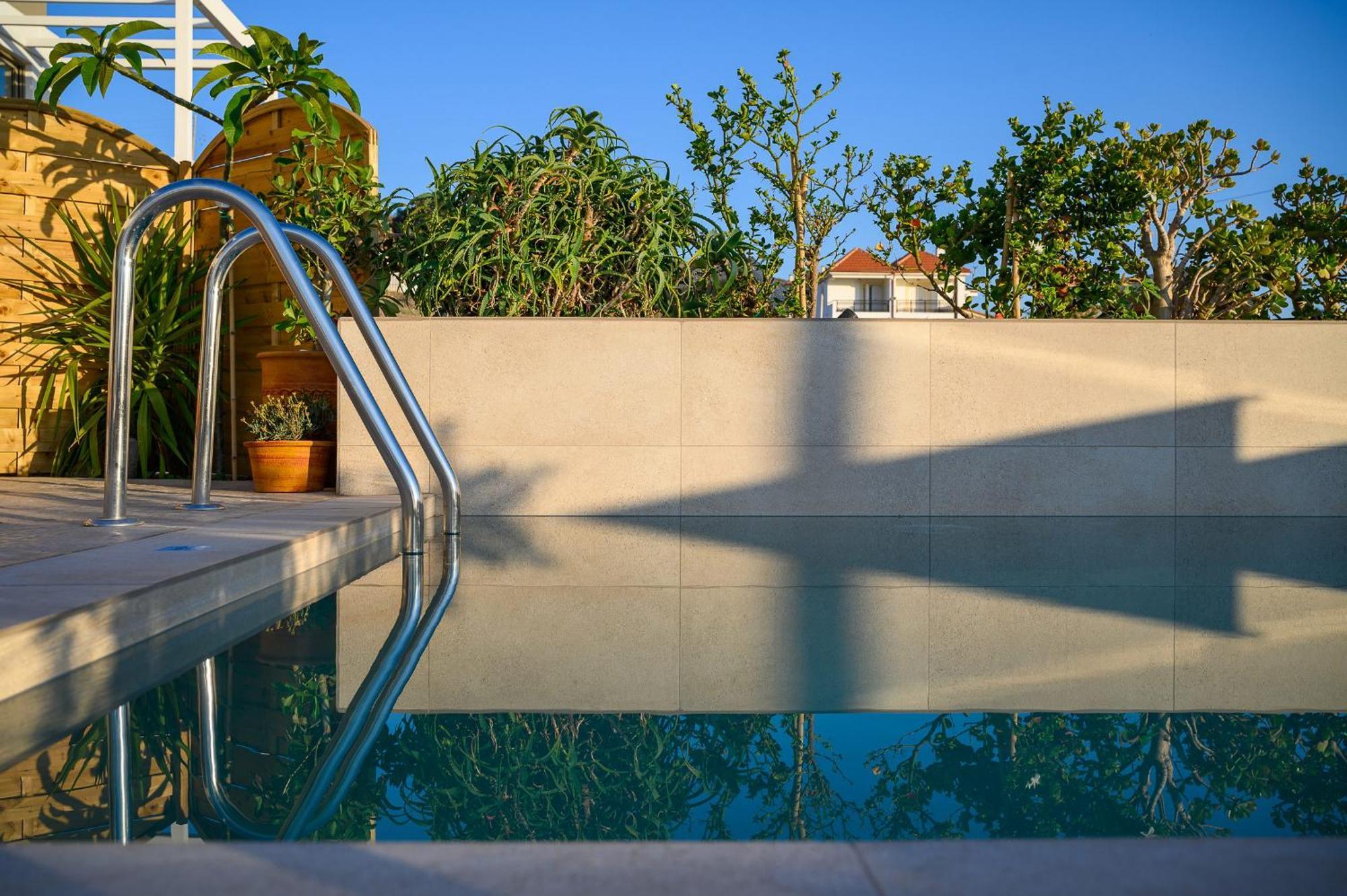 Ammokrinos Luxury Homes,150M From The Beach Kalamaki  Exterior photo