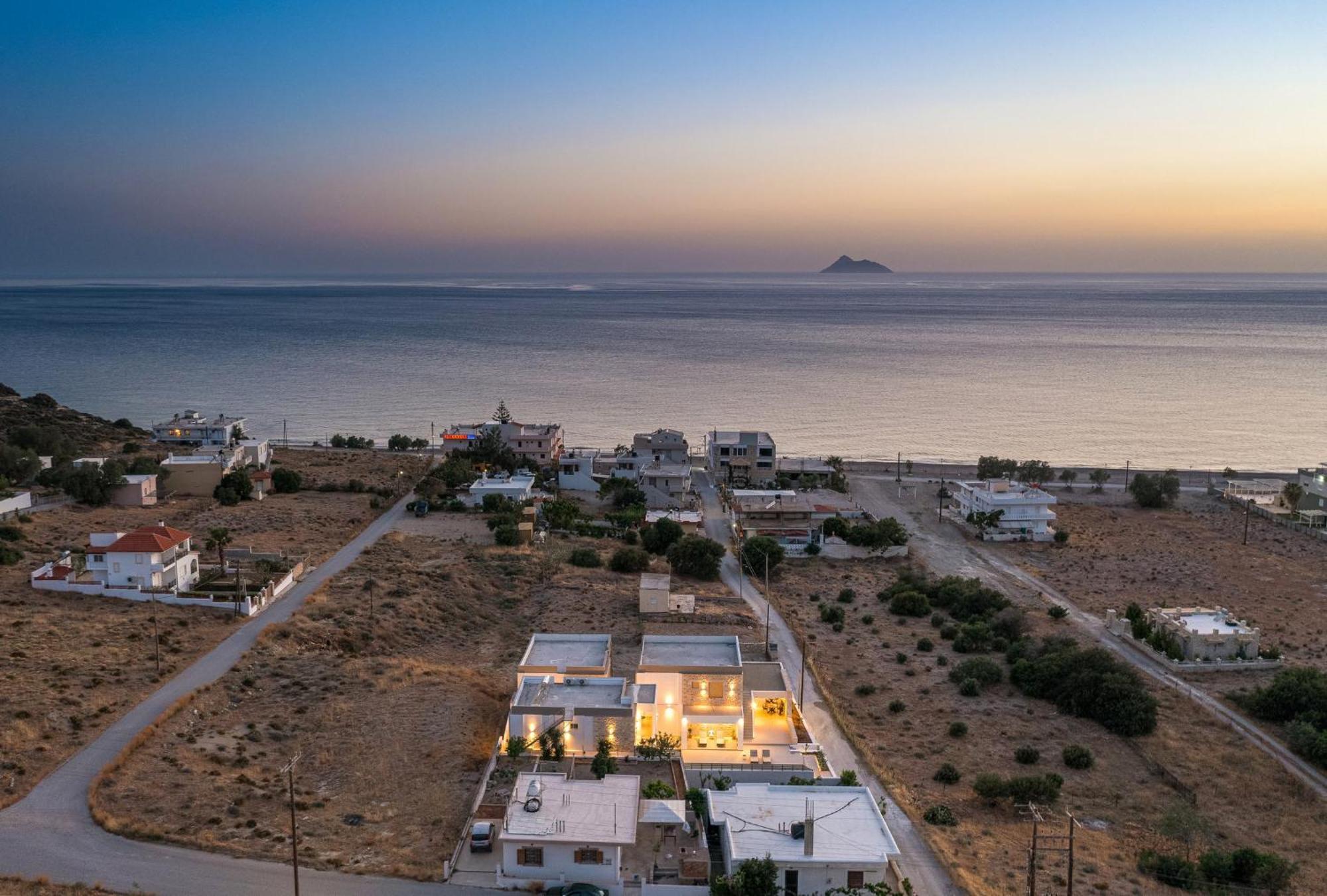 Ammokrinos Luxury Homes,150M From The Beach Kalamaki  Exterior photo