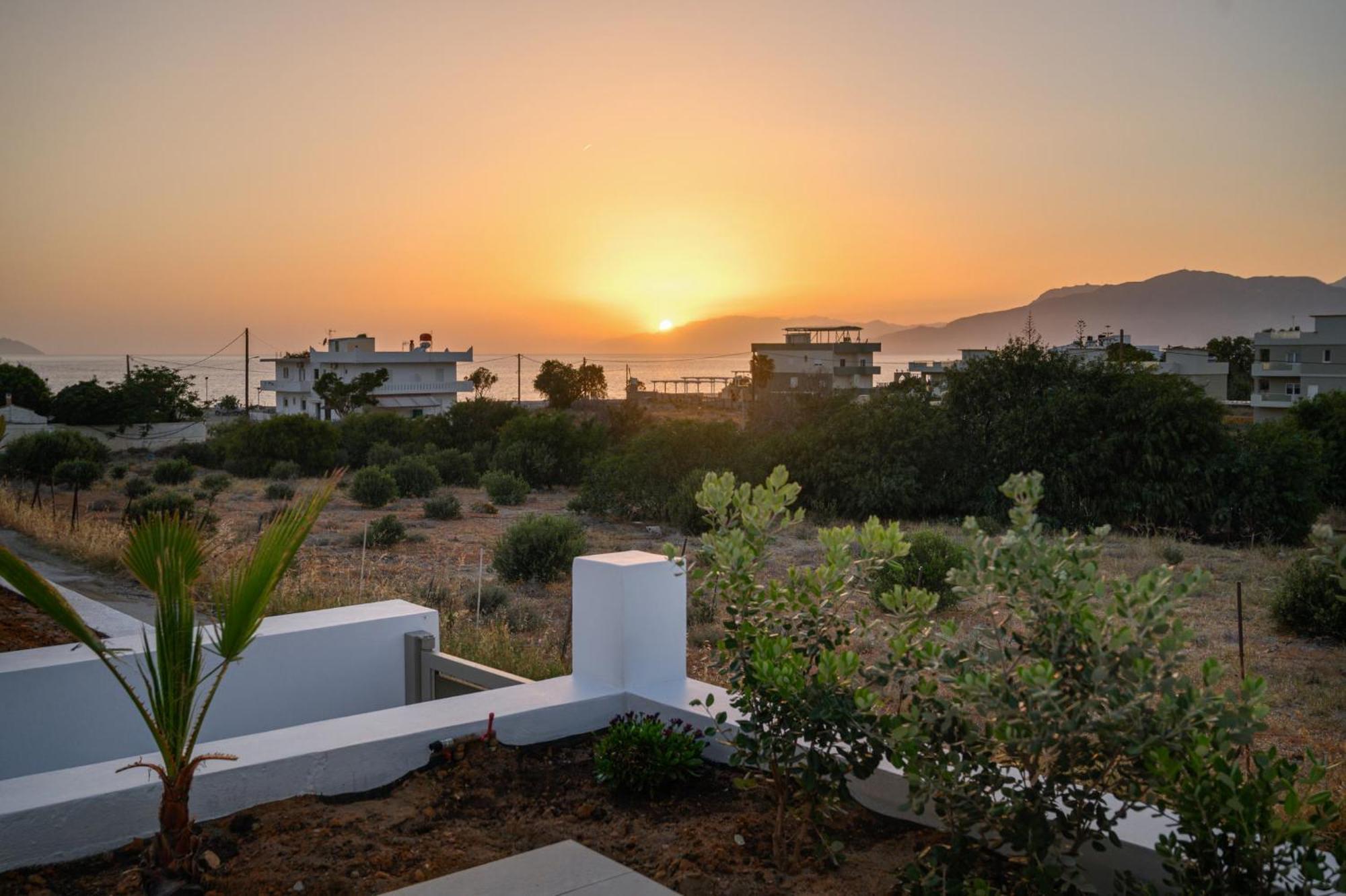 Ammokrinos Luxury Homes,150M From The Beach Kalamaki  Exterior photo