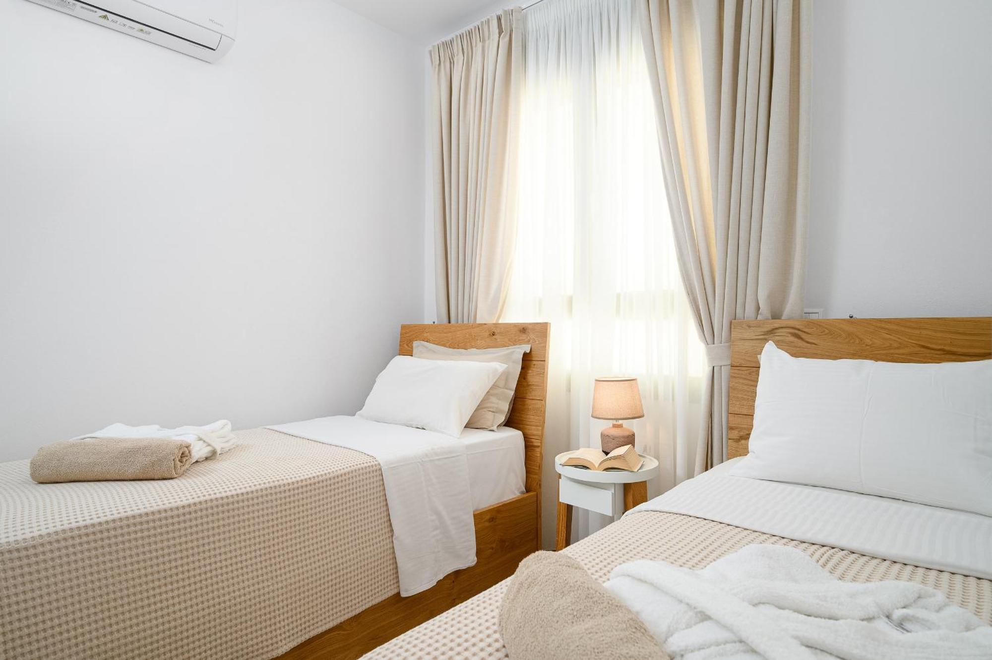Ammokrinos Luxury Homes,150M From The Beach Kalamaki  Exterior photo